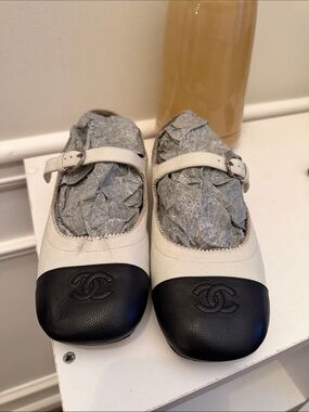 CHANEL Mary Jane Style Shoes Size 37C/US7